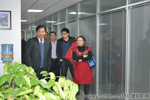 市工業和信息委員會領導蒞臨鄭州鼎盛參觀考察