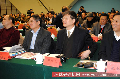 第二屆中國鑄造協會耐磨鑄件分會年會參會專家云集，年會又是學術盛宴