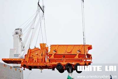 上海魏立路橋反擊移動式破碎站在上海軍工碼頭發貨