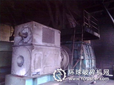 可逆錘式破碎機實圖