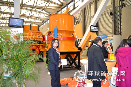 上海明山路橋2012上海寶馬展圓錐破碎機(jī)設(shè)備