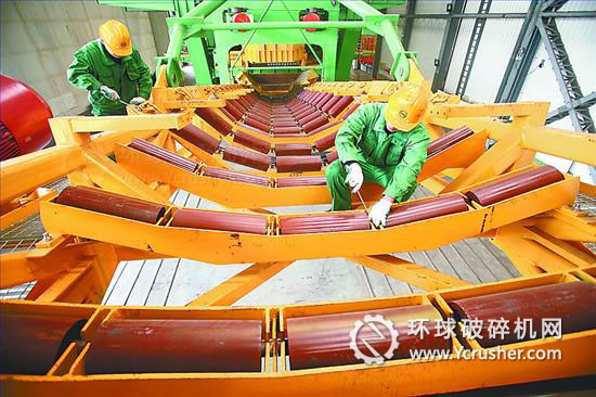 全球最大全移動破碎站在張家口下線