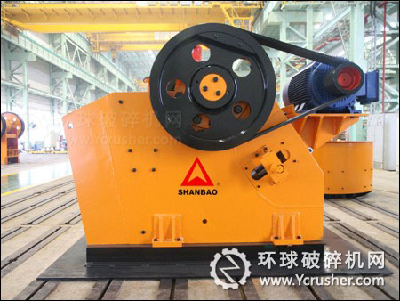 山寶新型PV系列顎式破碎機