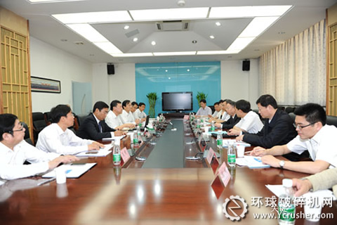 工信部和研究院負責人參加匯報工作