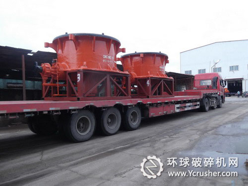 沈陽順達(dá)重礦四臺1750圓錐破碎機出口到非洲