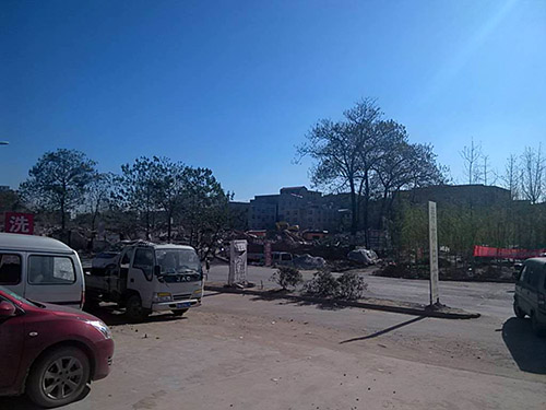 鄭州新鄭市龍湖鎮(zhèn)房屋拆除現(xiàn)場破碎現(xiàn)場外觀