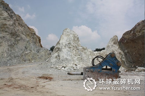 青山變成了荒山