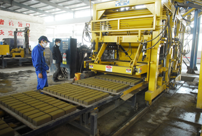 全自動地磚、墻體材料生產(chǎn)線