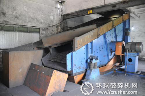 桂箐煤礦篩分樓振動(dòng)篩