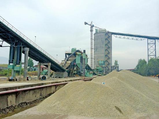 達(dá)州海螺涉嫌非法生產(chǎn)強(qiáng)行賣(mài)碎石 &ldquo;自降身價(jià)&rdquo;遭同行舉