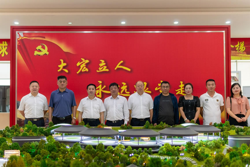 大宏立股份攜手吉林鴻源綠洲環(huán)?？萍加邢薰九e辦戰(zhàn)略合作簽約儀式