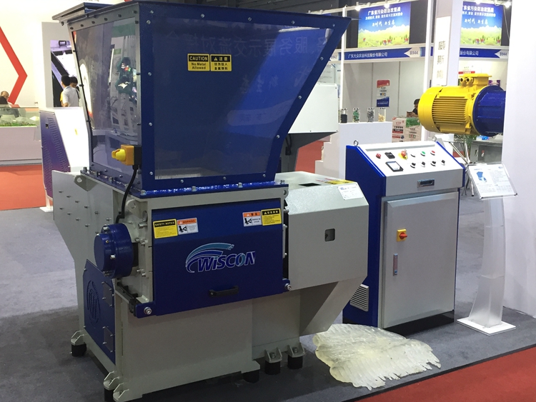 塑料撕碎機(jī)圖片